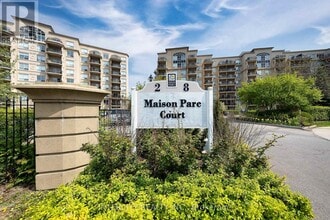 Building Photo - 8 Maison Parc Ct