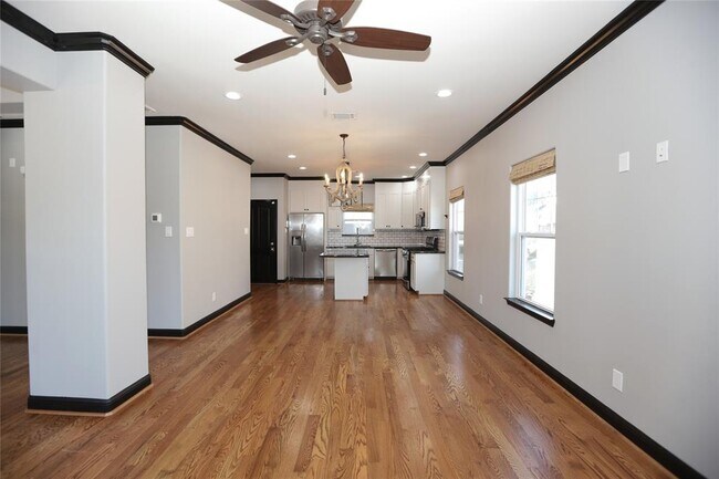 Building Photo - 2610 Southmore Blvd