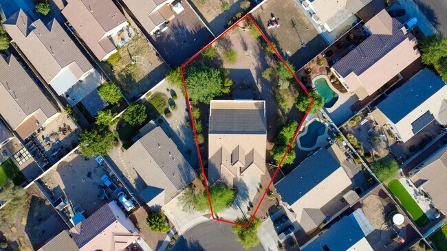 Building Photo - Oversized Lot + Dual Garages! 3 Bed + Den in Mountain Vista