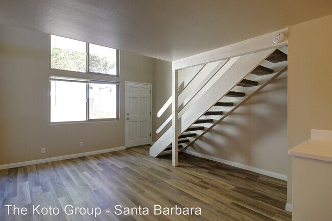 Building Photo - 535 E Arrellaga St
