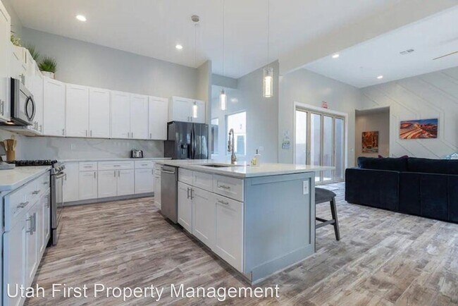 Foto del edificio - 4 br, 5 bath House - 3271 Retreat Drive