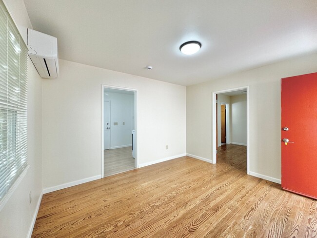 Building Photo - MIDTOWN Comfort and Privacy Awaits, Automa...