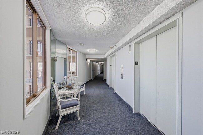 Foto del edificio - 205 E Harmon Ave