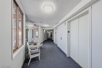 Building Photo - 205 E Harmon Ave