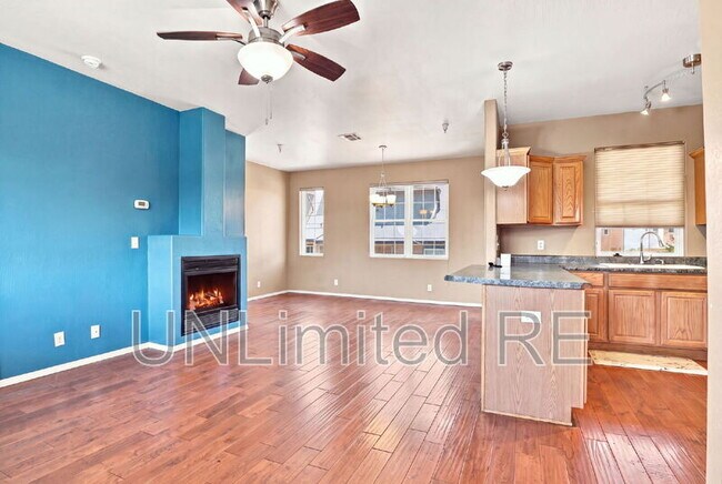 Foto del edificio - 2455 W Silverton Dr
