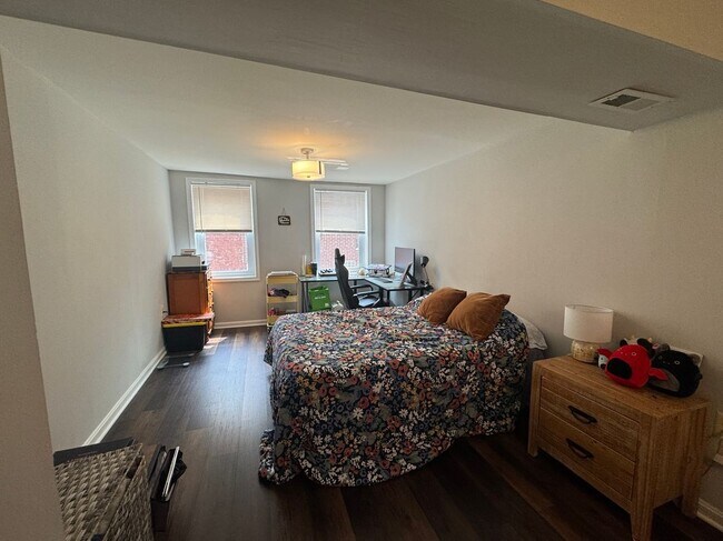 Foto del edificio - 418 S Regester St