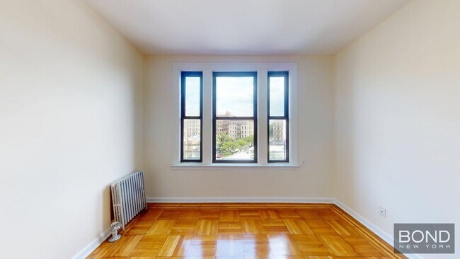 Building Photo - 620 W 171st St