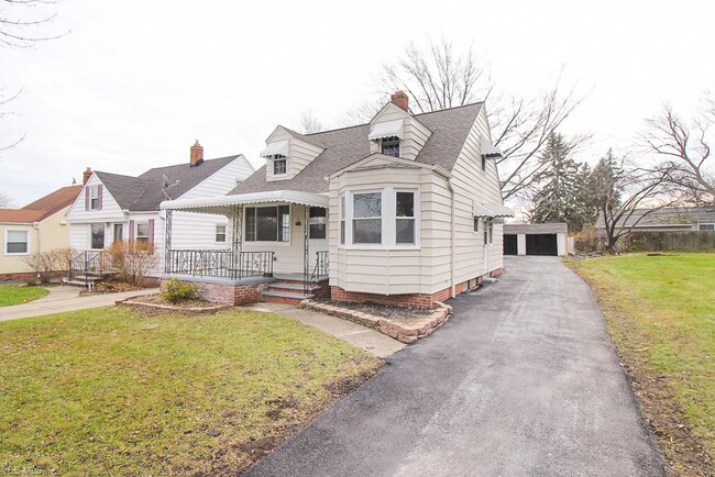Building Photo - 15712 Fernway Dr