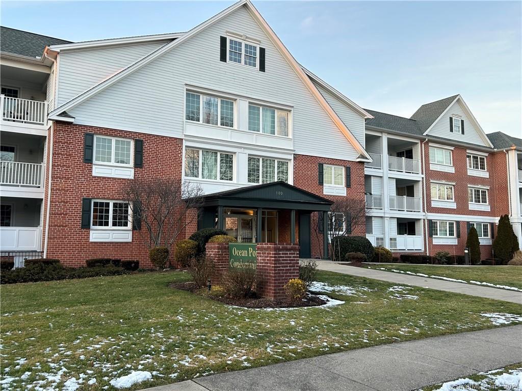 180 Melba St Unit 303, Milford, CT 06460 Condo for Rent in Milford