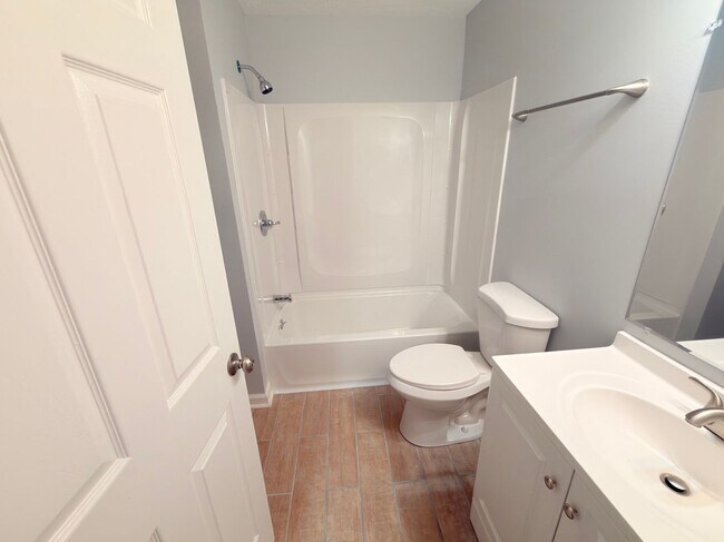 Foto del edificio - 2BR Bright Apartment – Move-In Ready