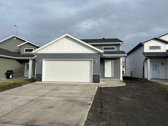 Building Photo - NEWER BUILD: 4 bed, 2 bath in Moorhead!