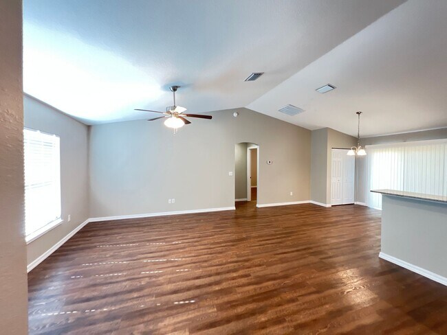 Foto del edificio - Beautiful 3 bd/2ba Home in Ocala!!