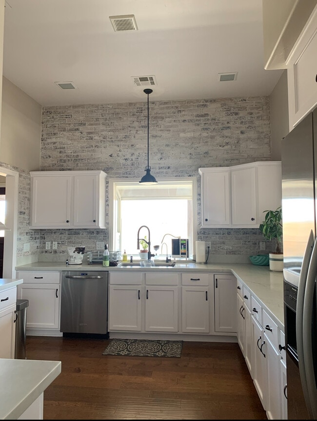 Foto del edificio - 42405 Ivy St