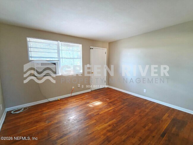 Foto del edificio - 11620 Charlie Rd