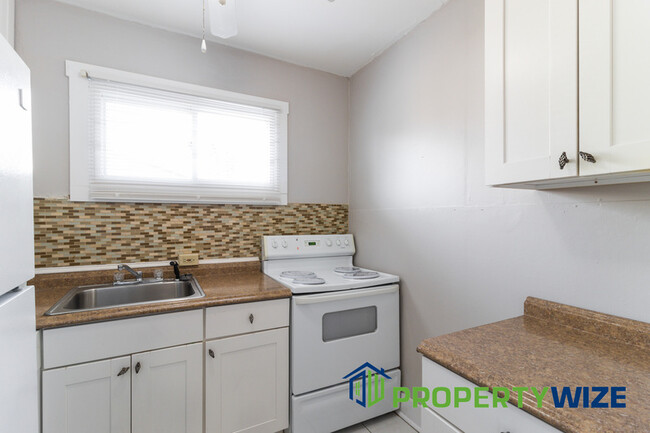 Foto del edificio - 3705 Hillsdale Rd