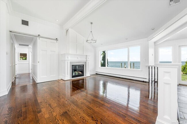 Building Photo - 65 Fairwater Ave
