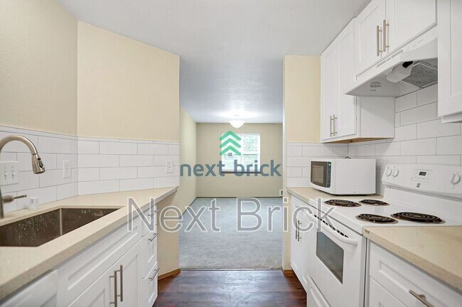 Building Photo - 8214 126th Ave NE