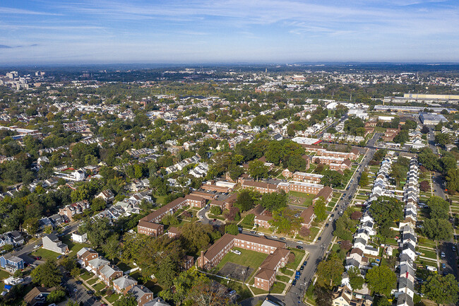 Building Photo - Greenwood Village