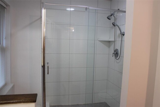 Foto del edificio - 7511 Pin Oak Dr