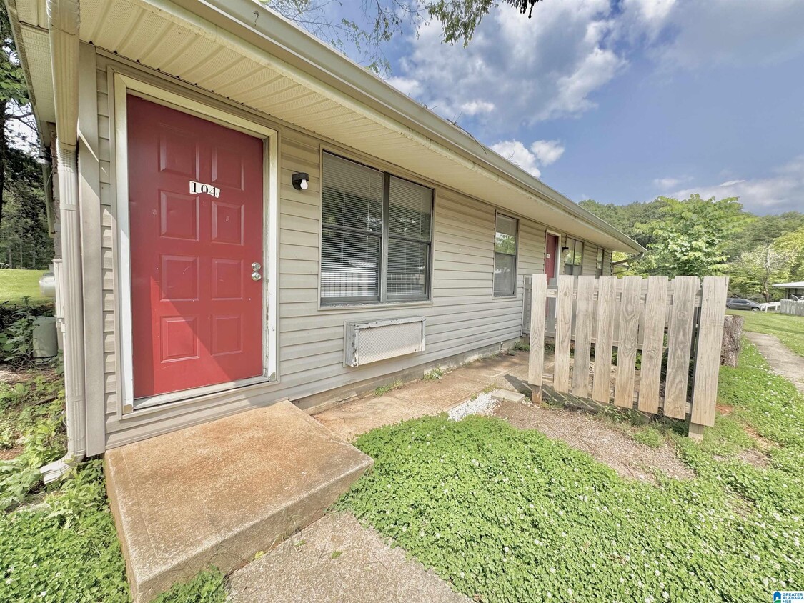 Primary Photo - 1700 Greenbrier Dear Rd