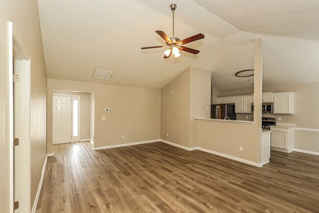 Foto del edificio - 1825 Courtyard Ln