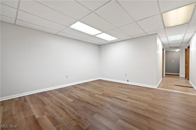 Foto del edificio - 1063 W 21st St