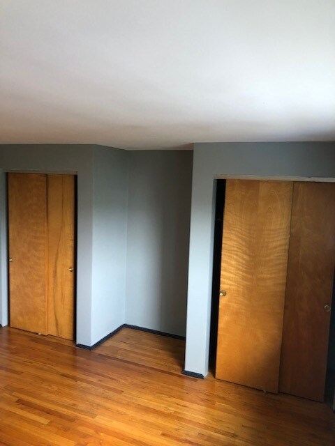 ¡2 armarios dobles y una cámara! - 326 Cooper St