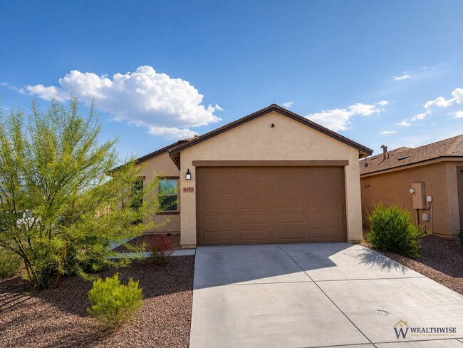 Foto del edificio - BEAUTIFULLY UPGRADED EXCEPTIONAL HOME WITH MOUNTAIN VIEWS IN SAGUARO HAVEN
