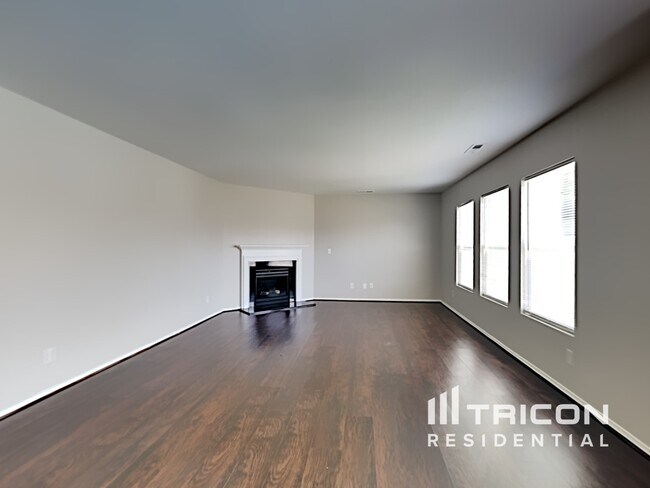 Foto del edificio - 2389 Riding Trail Rd