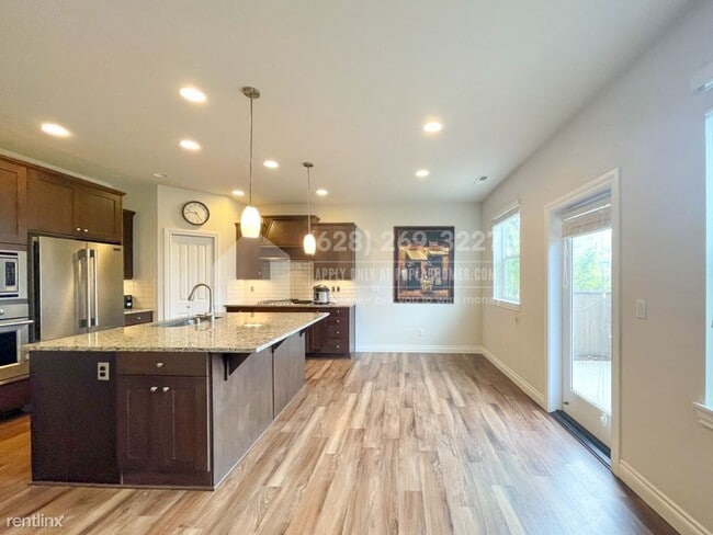 Building Photo - 5 br, 3 bath House - 20303 85th Place Nort...
