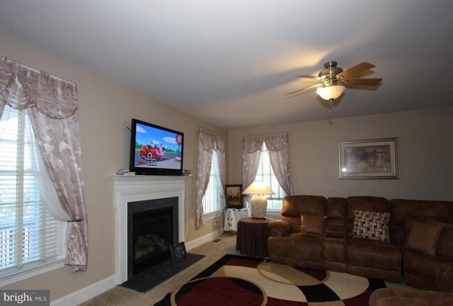 Foto del edificio - 612 Samantha Ct