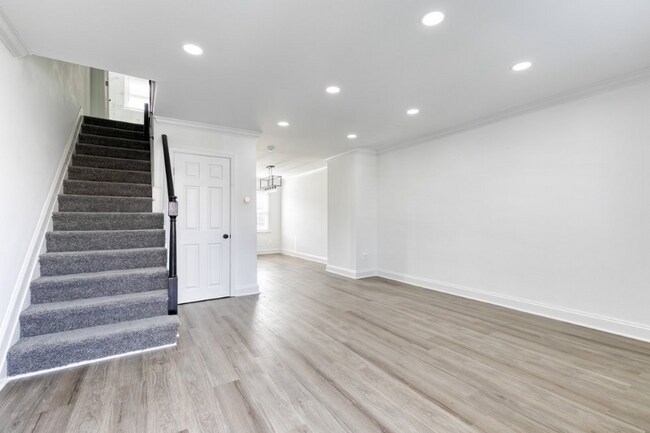 Foto del edificio - 2226 Redthorn Rd