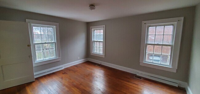 Building Photo - 2407 Spring Garden St
