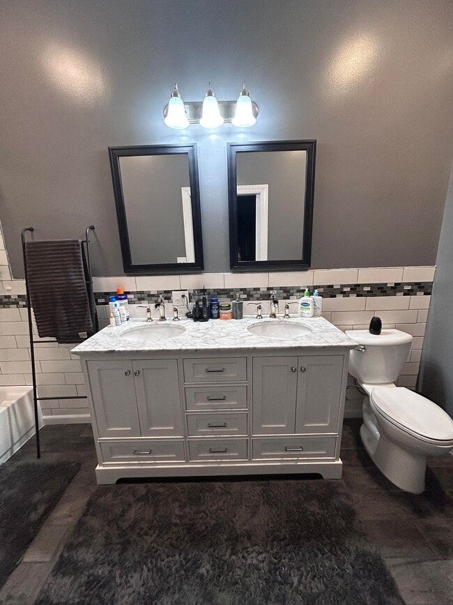 Building Photo - 2757 Dekalb St