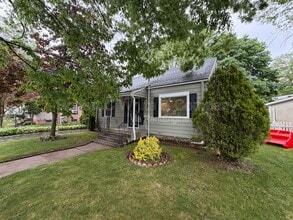 Building Photo - 36 Pomeroy Ave