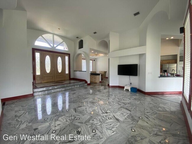 Building Photo - 4 br, 3.5 bath House - 108 Paradise Valley...