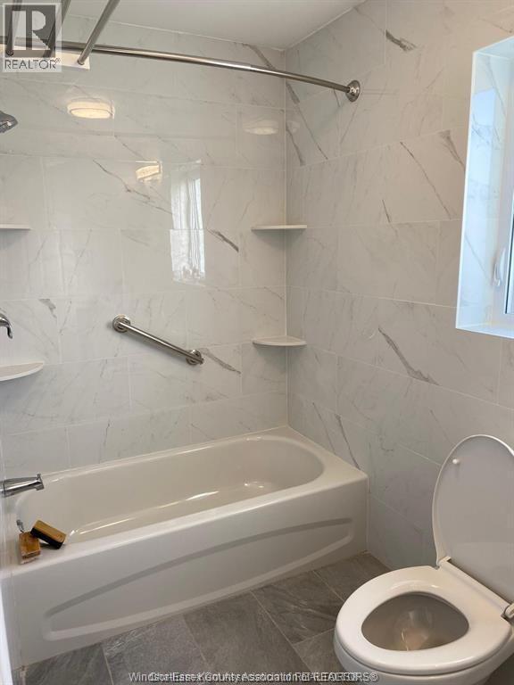 Photo du bâtiment - 1255 Front Rd