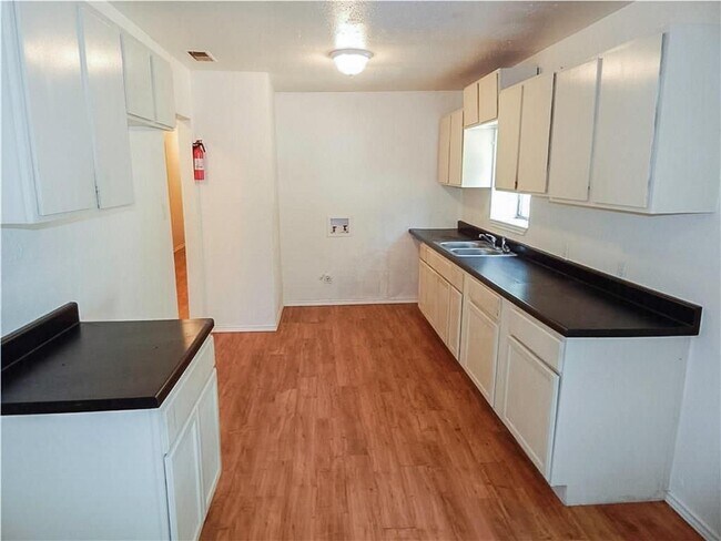 Building Photo - 2645 Burger Ave