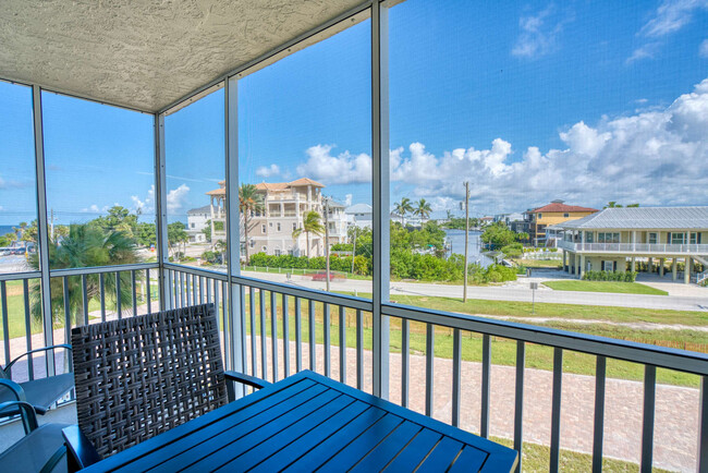 Foto del edificio - 5900 Bonita Beach Rd SW