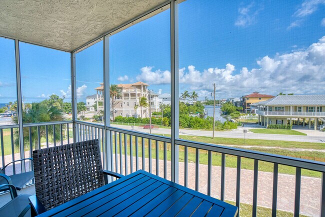 Foto del edificio - 5900 Bonita Beach Rd SW