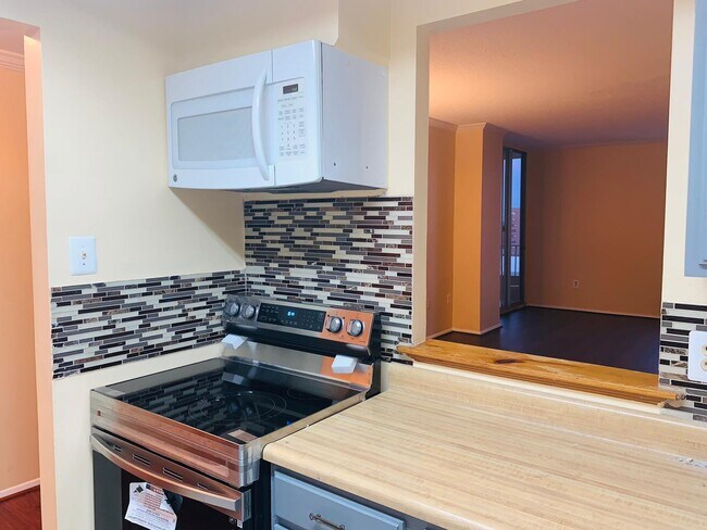 Kitchen - 28 Allegheny Ave