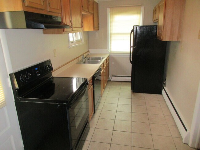 Building Photo - 409 E Emaus St