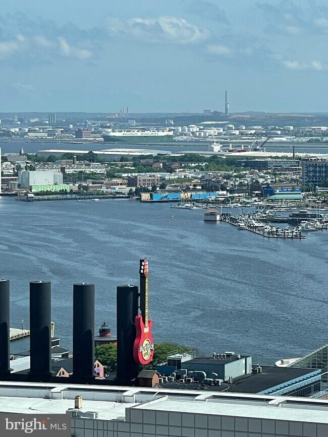 Building Photo - 414 Water St