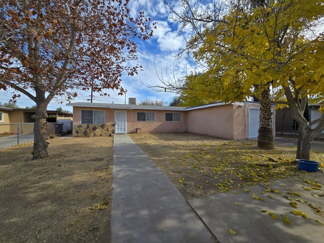 Building Photo - Charming 4-Bedroom Home in Palmdale – Move...