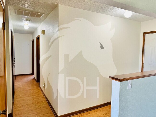 Foto del edificio - 45538 S County Rd 195