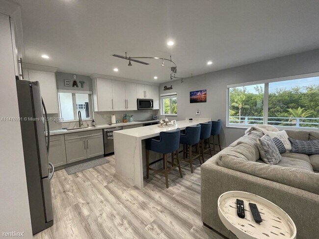 Building Photo - 3 br, 3 bath House - 208 Orange Blossom Rd...