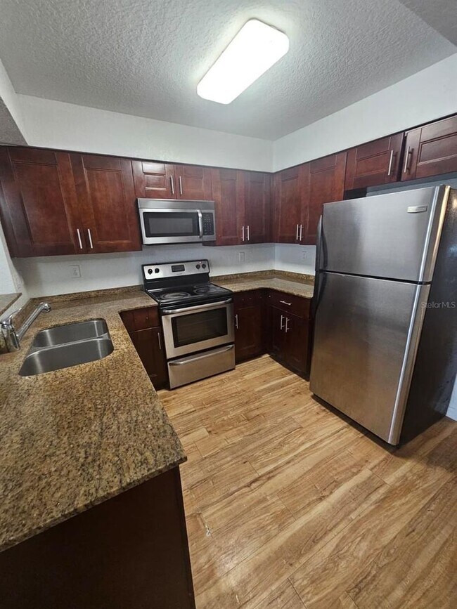 Foto del edificio - 2323 McCoy Rd