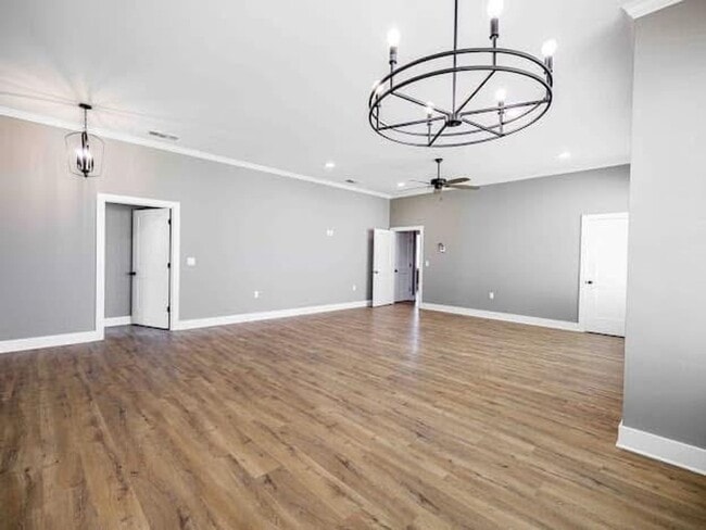 Building Photo - 13 Fernwood Dr