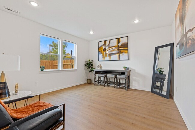 Foto del edificio - New Construction! Free first month rent
