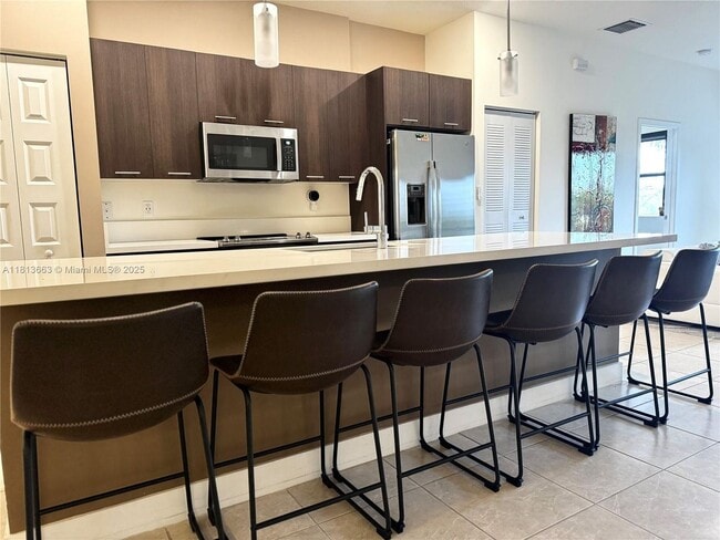 Foto del edificio - 8175 NW 104th Ave